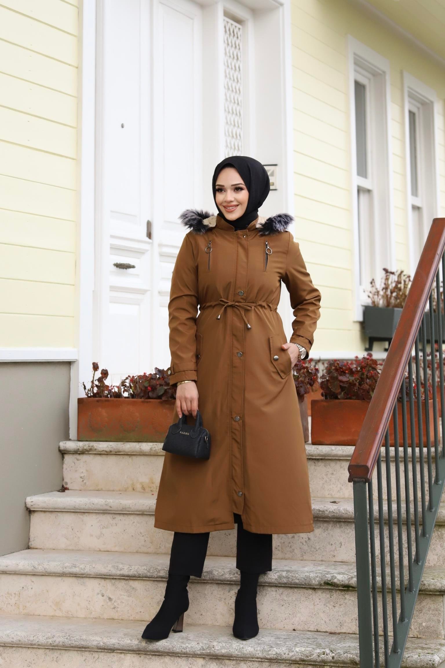 Çift Fermuar Detaylı Tesettür Camel Mont