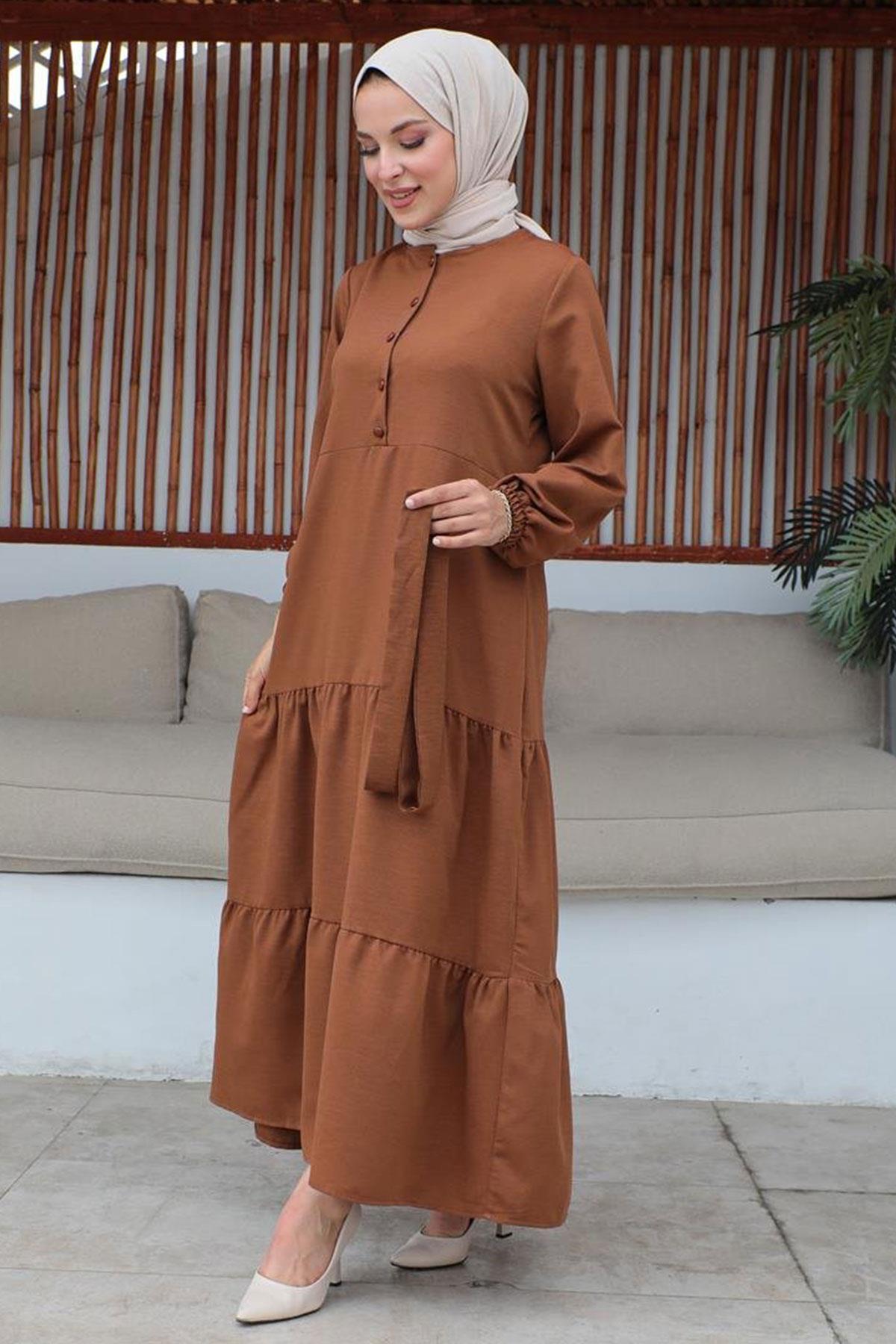 Düğme Detaylı Tesettür Kahverengi Elbise