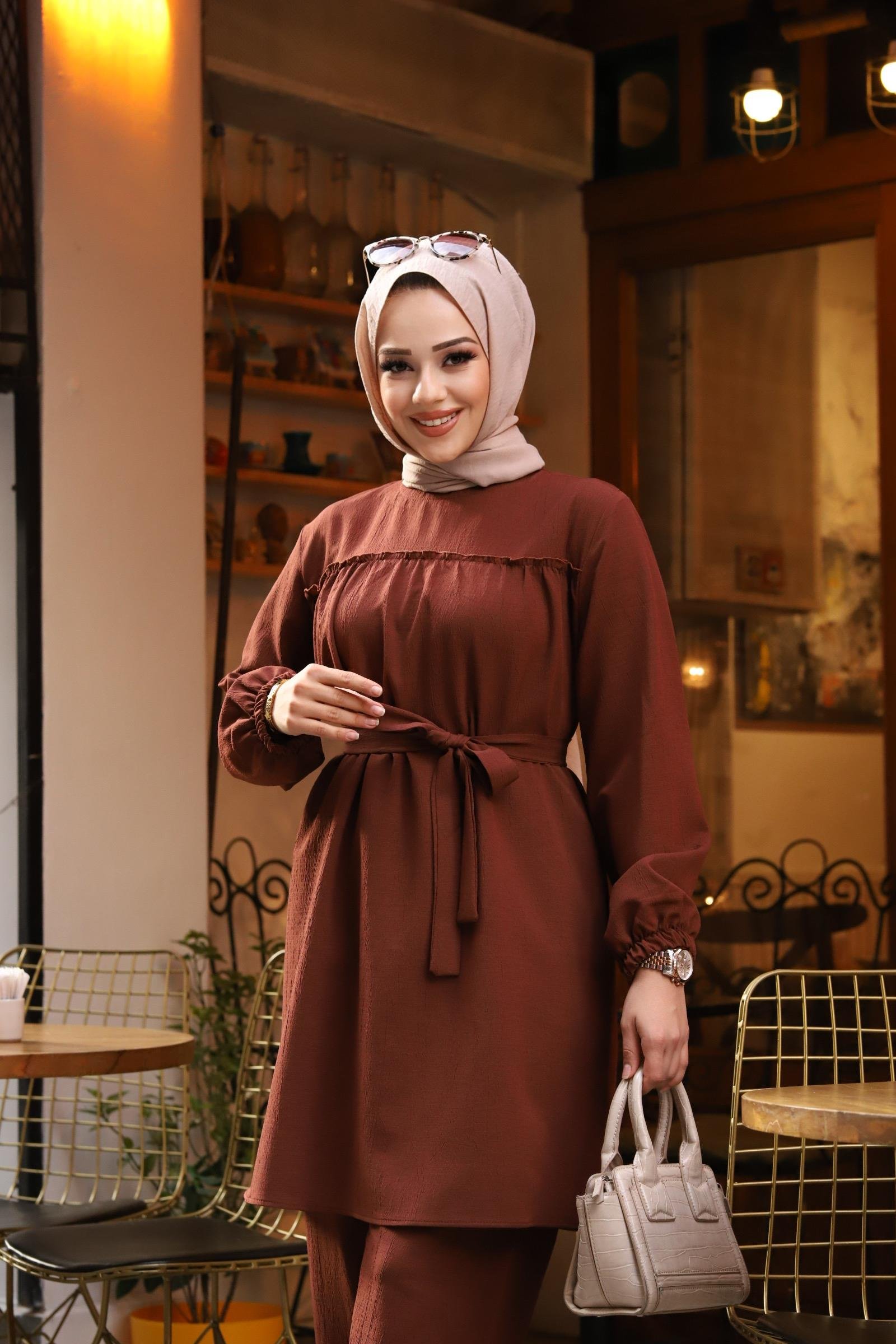 Fırfır Detaylı Tesettür Kahverengi Takım 