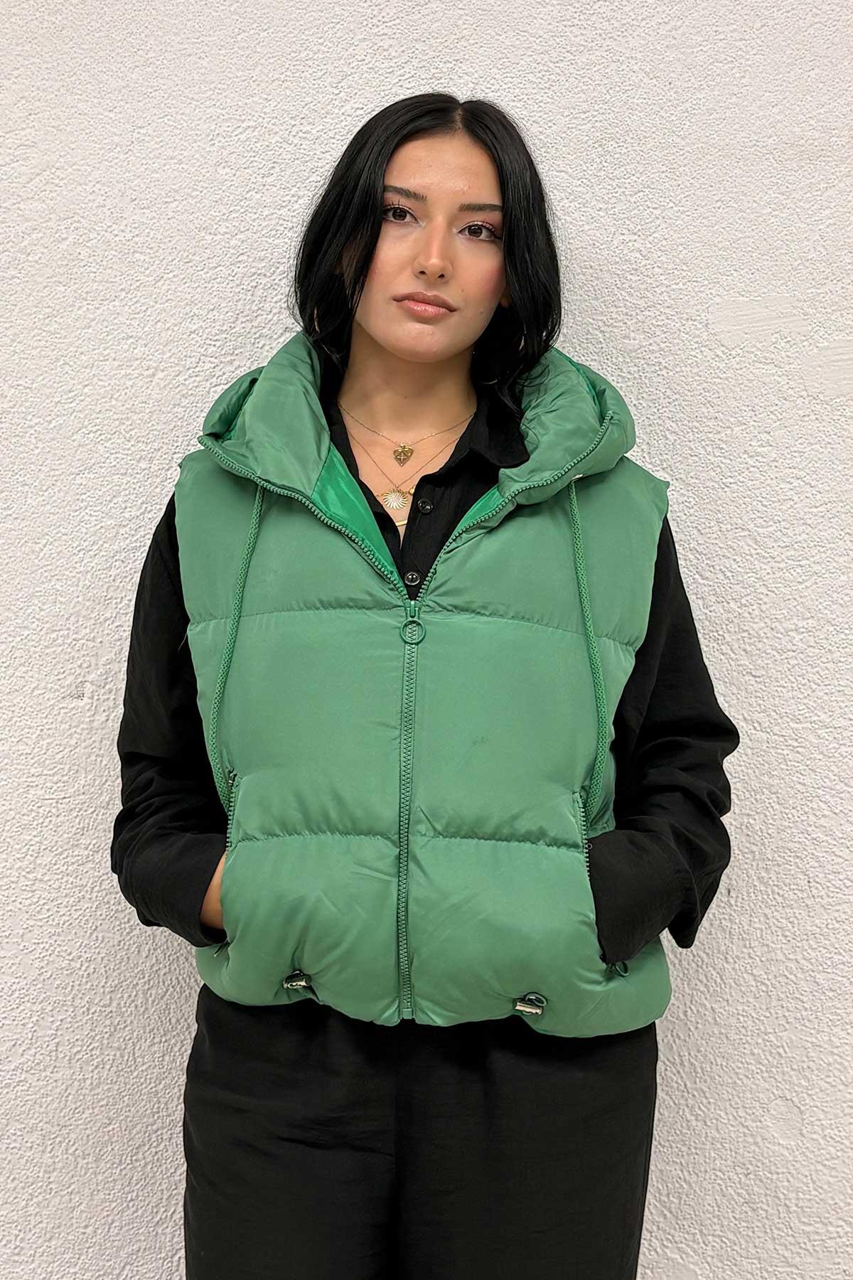 Kapşon Detaylı Şişme Yelek Yeşil