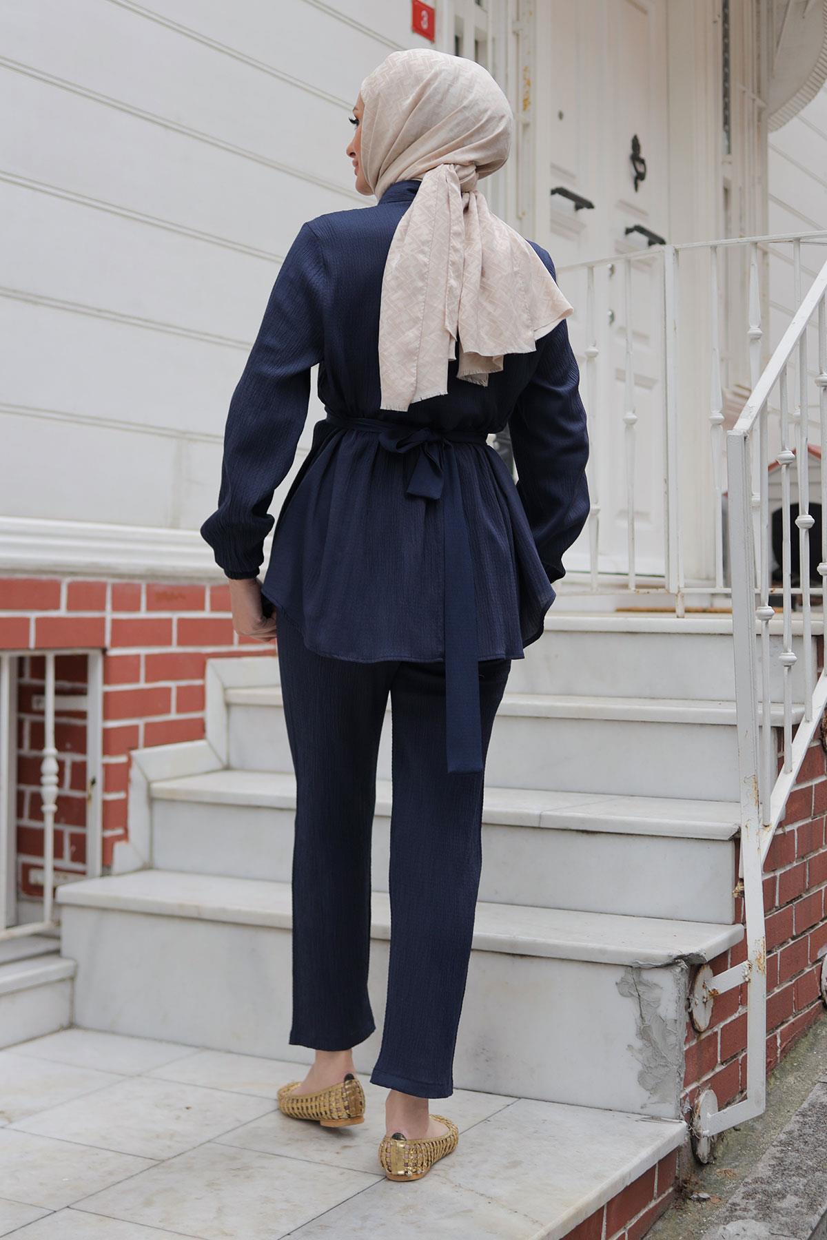 Taş Düğme Detaylı Takım Lacivert