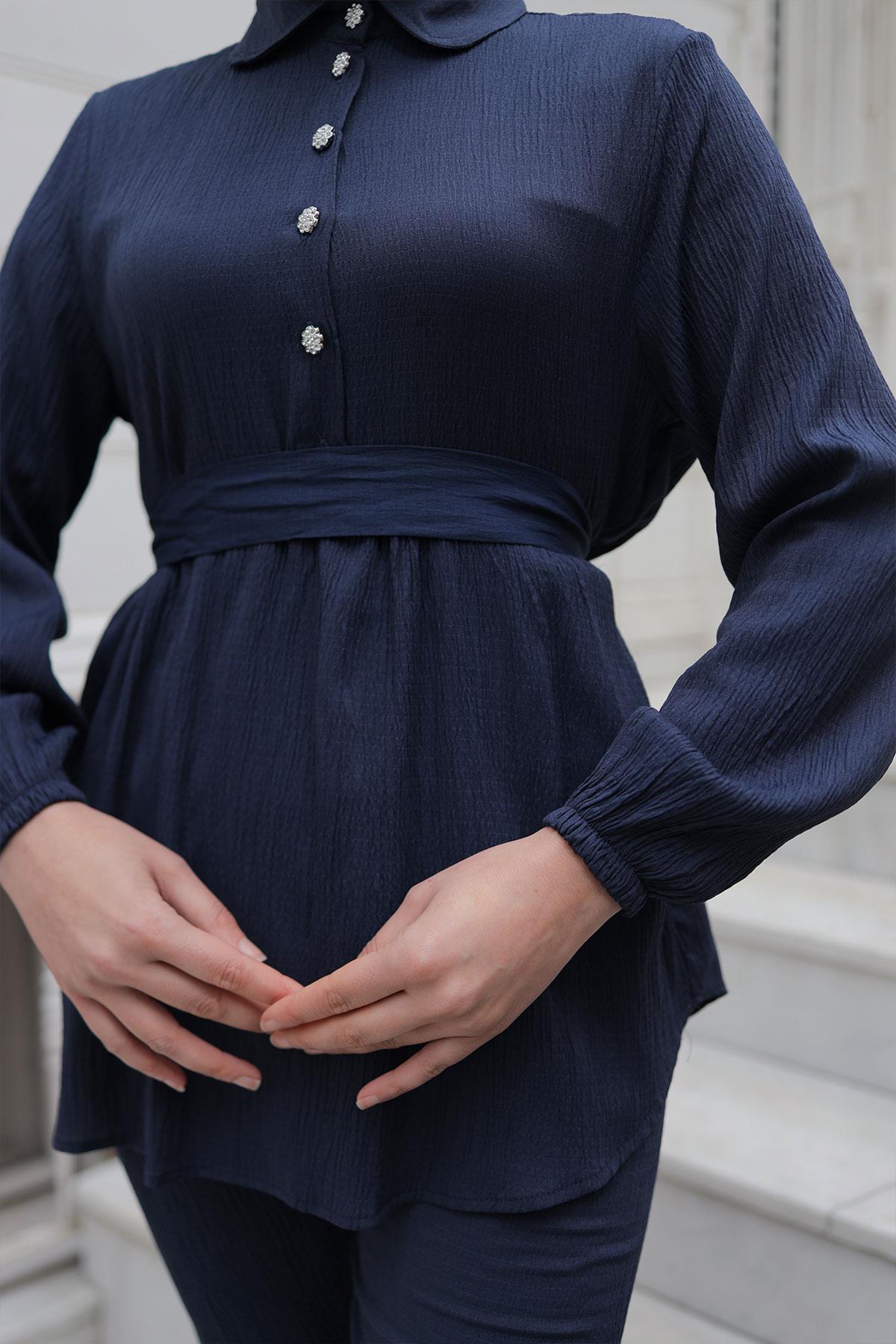 Taş Düğme Detaylı Takım Lacivert