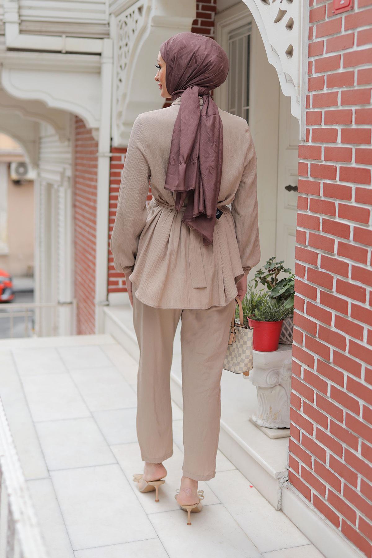 Taş Düğme Detaylı Takım Vizon