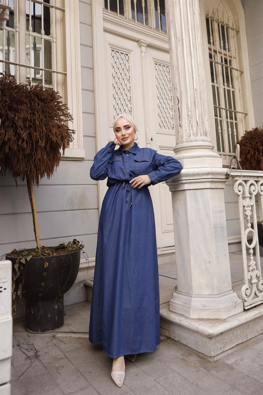 Tünel Detaylı Koyu Kot Tesettür Elbise