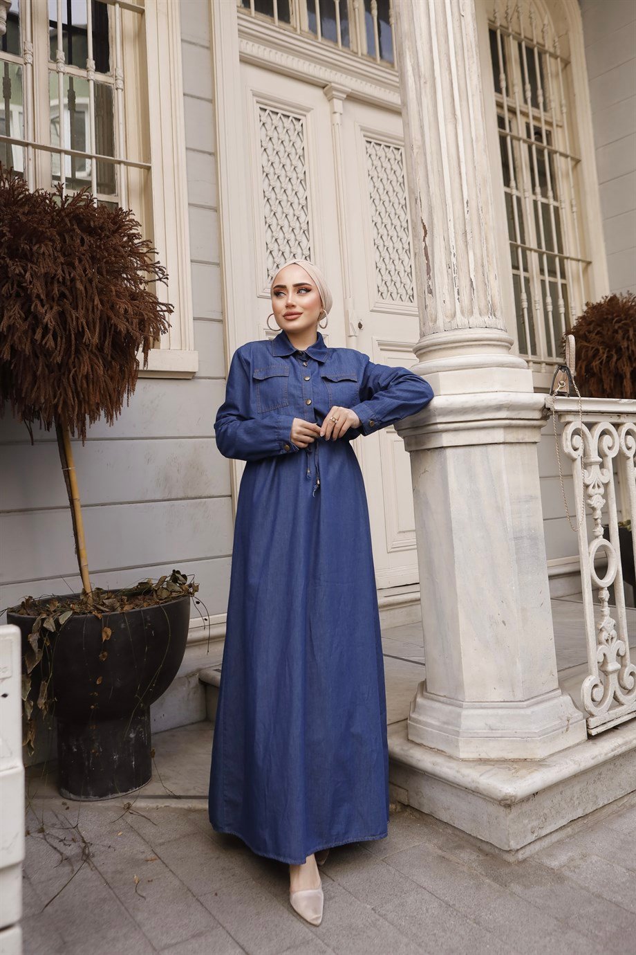 Tünel Detaylı Koyu Kot Tesettür Elbise