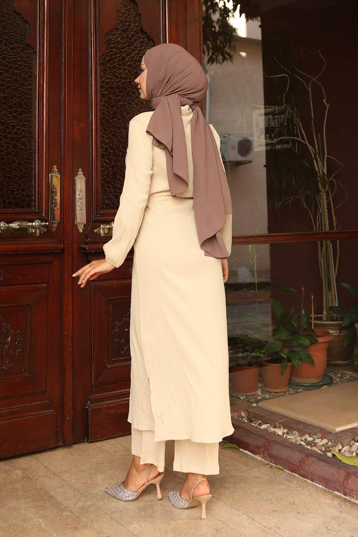 Yırtmaç Detaylı Uzun Takım Bej