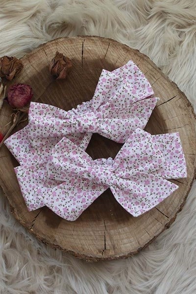 Beyaz Renkli Açık Pembe Çıtır Çiçek Desenli Fiyonk Bandana