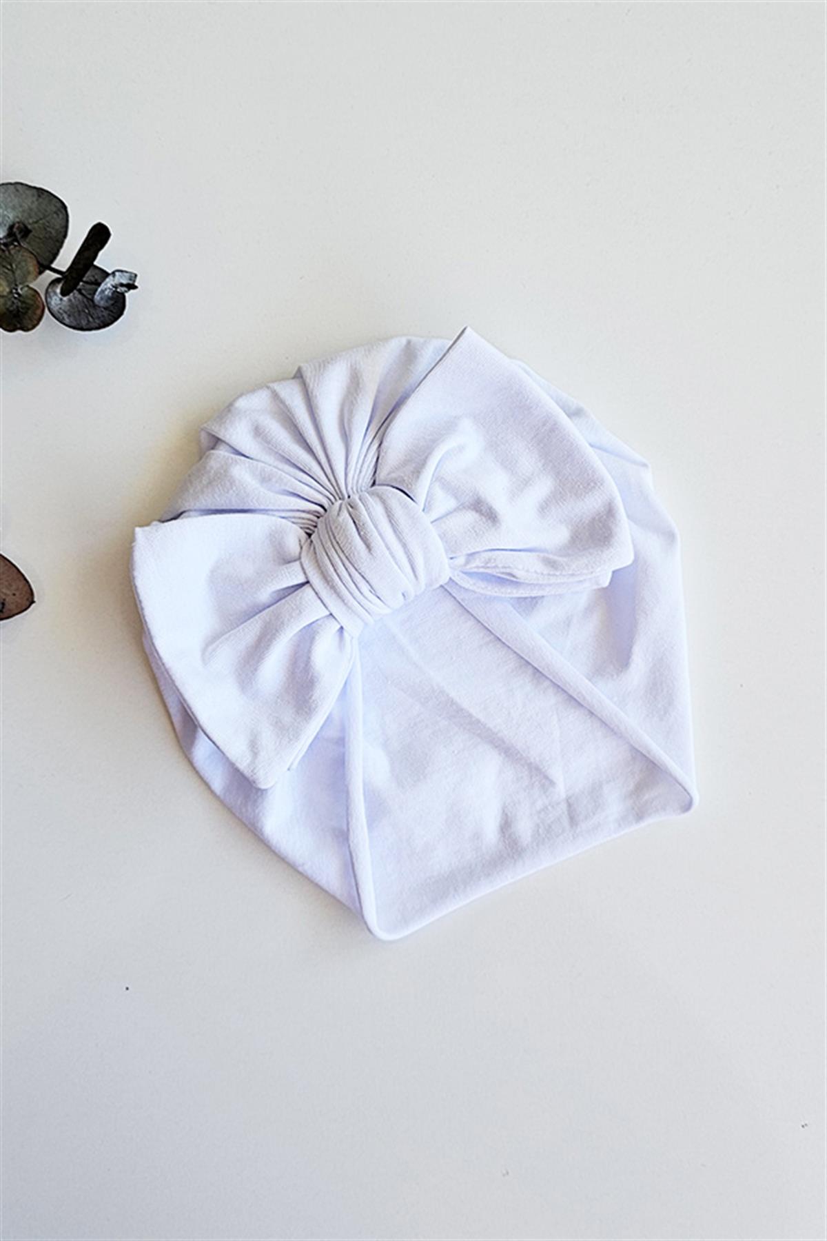 Beyaz Renkli Kız Bebek Tek Kat Fiyonk Bone