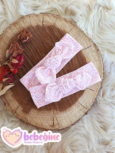 Beyaz Renkli Pembe Leopar Desenli Tavşan Kulak Bandana