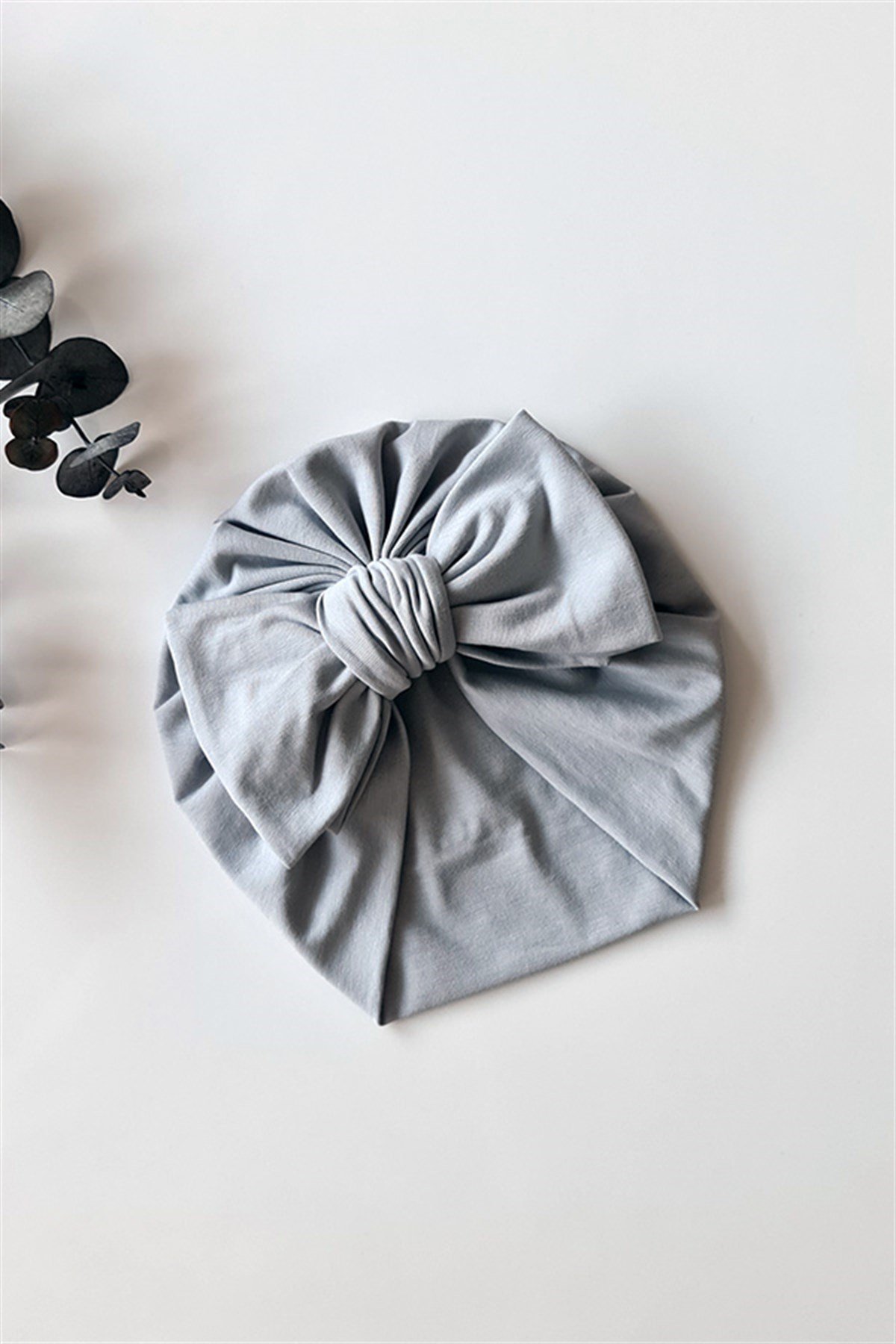 Gri Renkli Fiyonk Bone