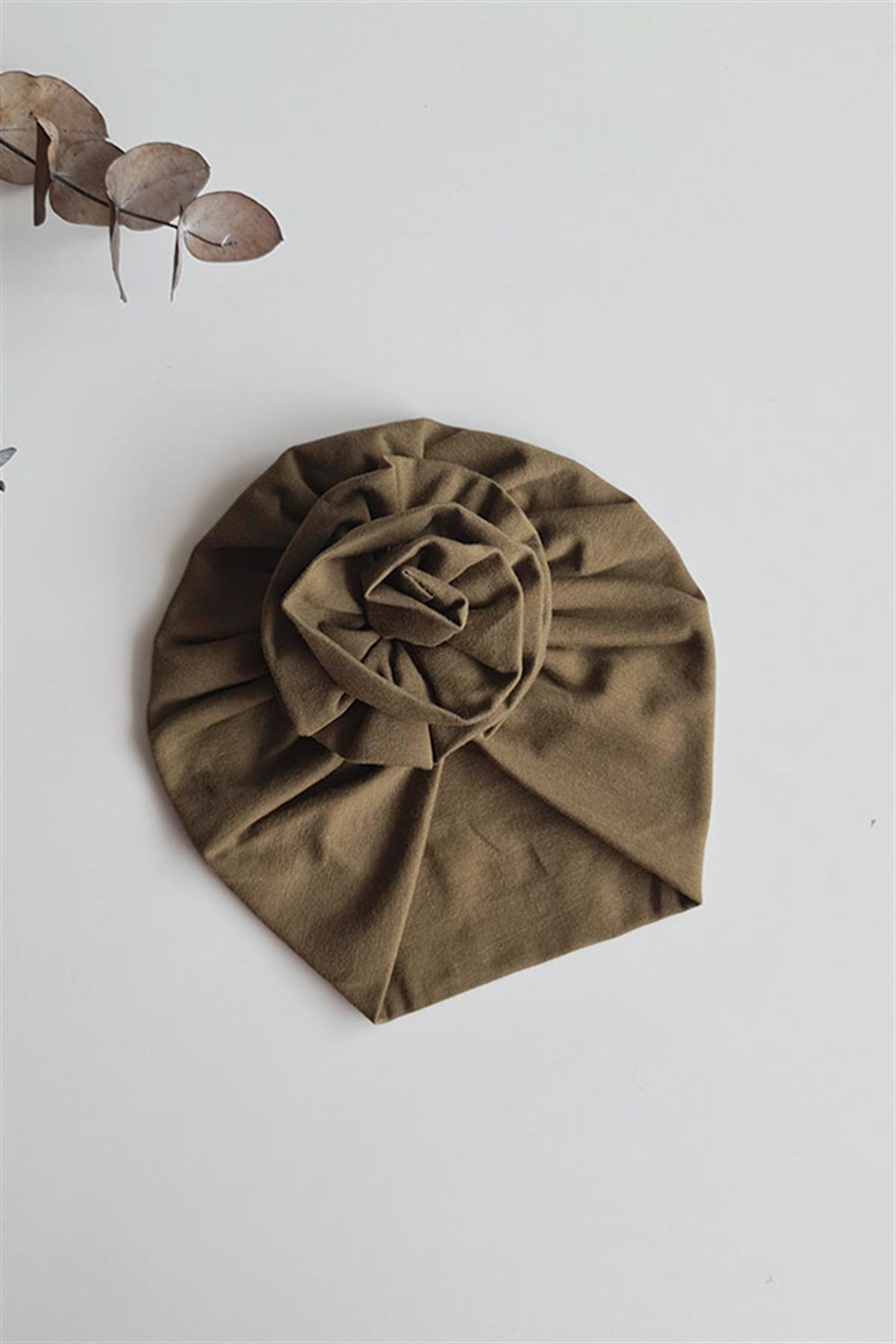 Haki Yeşil Renkli Çiçek Bone