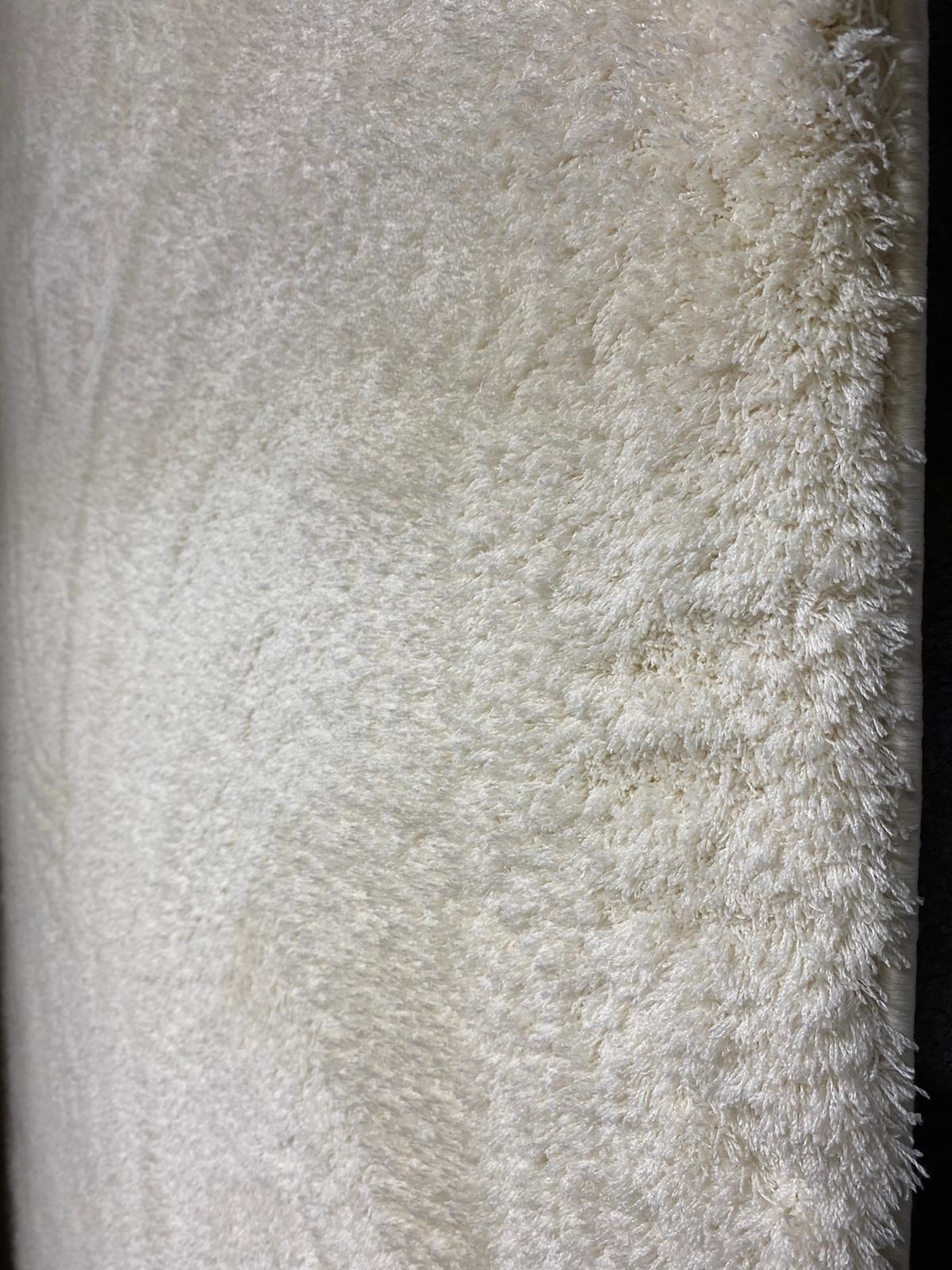 SUPERSOFT BEYAZ  SÜPER YUMUŞAK MAKİNE HALISI