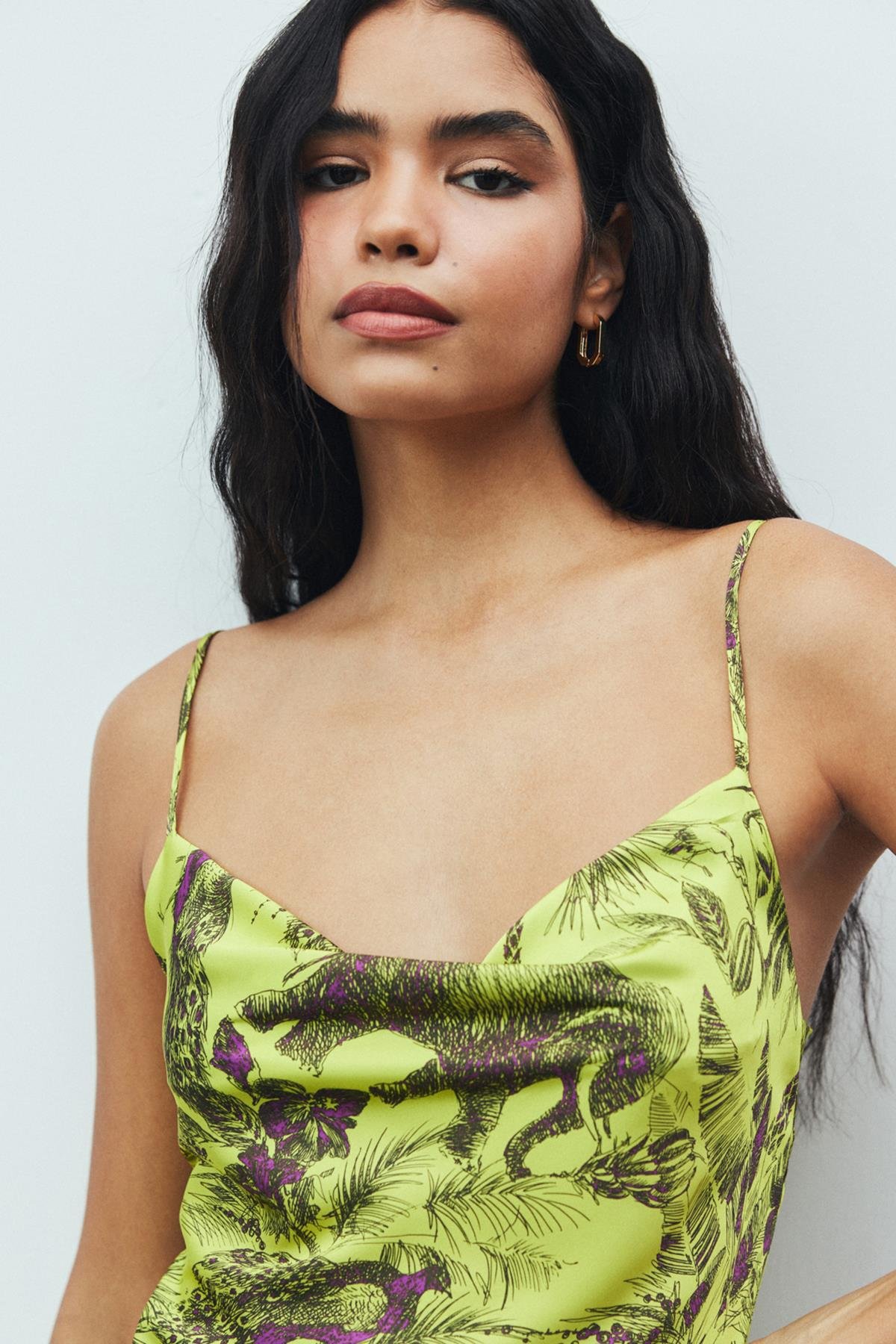 Êtincelle Satin Jardin Patterned Degaje Collar Strap Short Nightgown