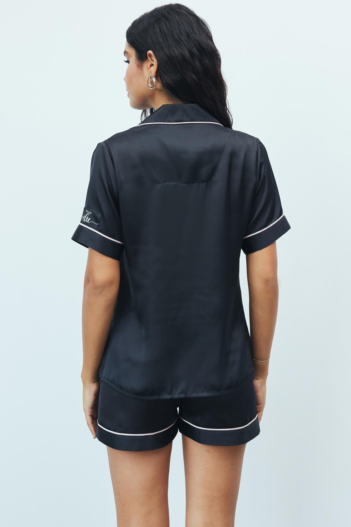 Amoureux Satin Black Short Pajama Set