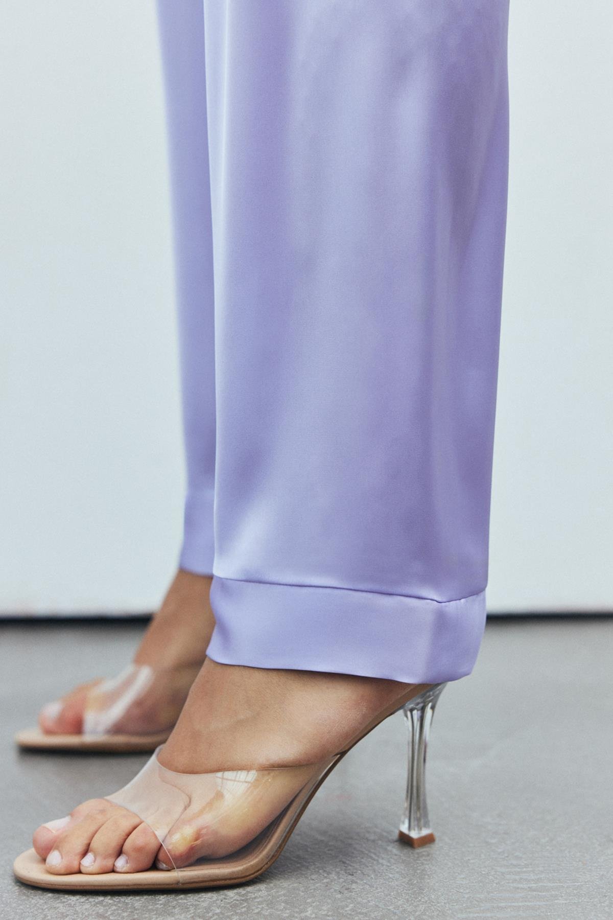 Brûleur Satin Lilac Degaje Collar Strap Long Pajama Set