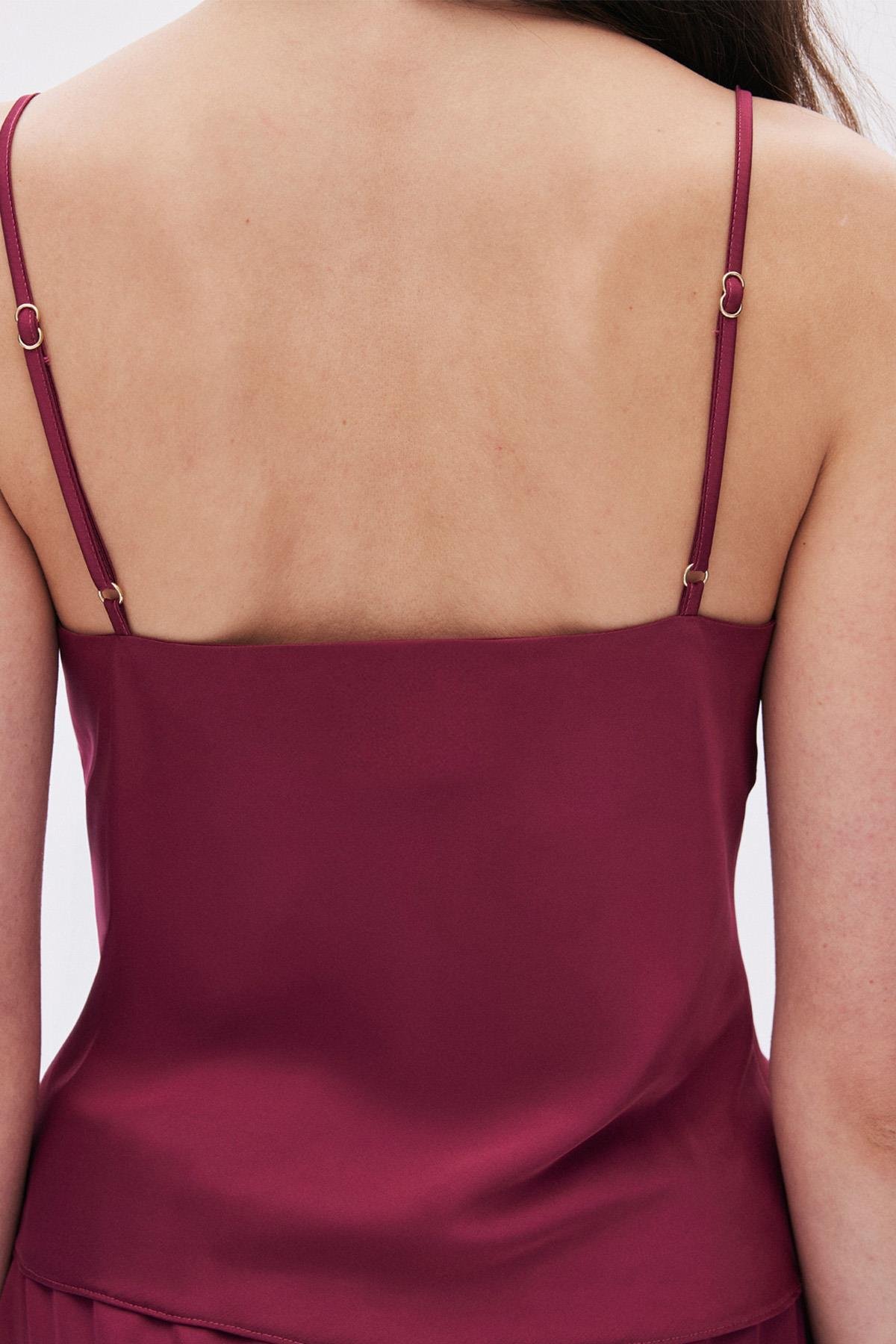 Cache Satin Bordeaux Scoop Neck Strappy Short Pijama Set