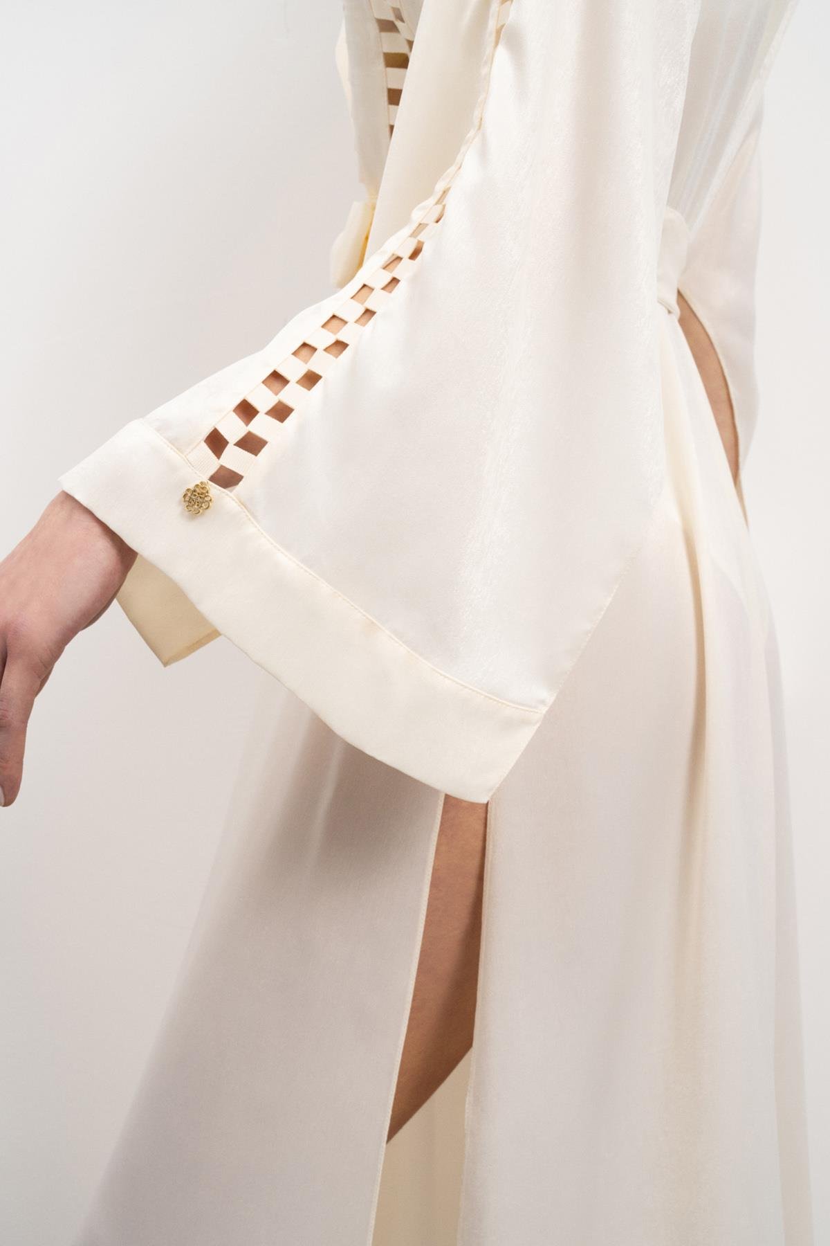 Frank Grogren Detailed Satin Ecru Morning Gown / Kimono