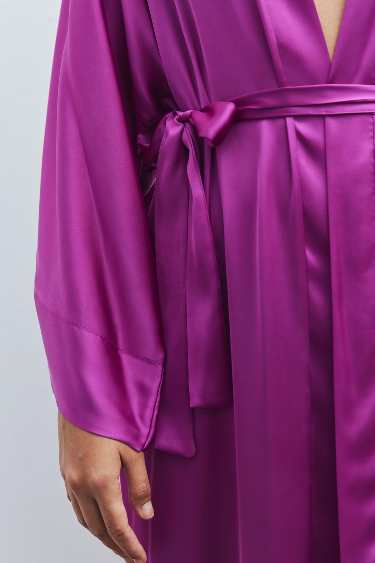 Frappant Fuşya Uzun Saten Sabahlık / Kimono