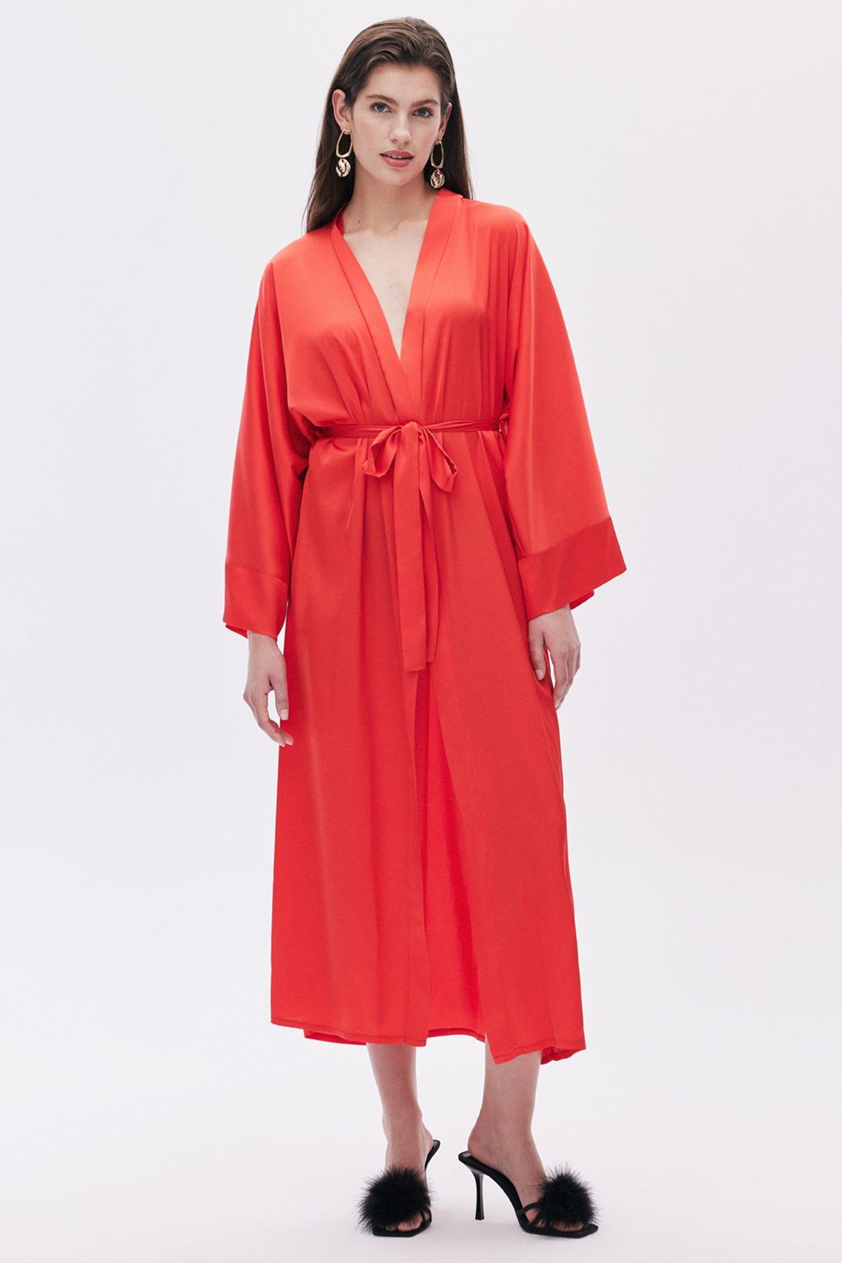 Frappant Nar Çiçeği Uzun Saten Sabahlık / Kimono