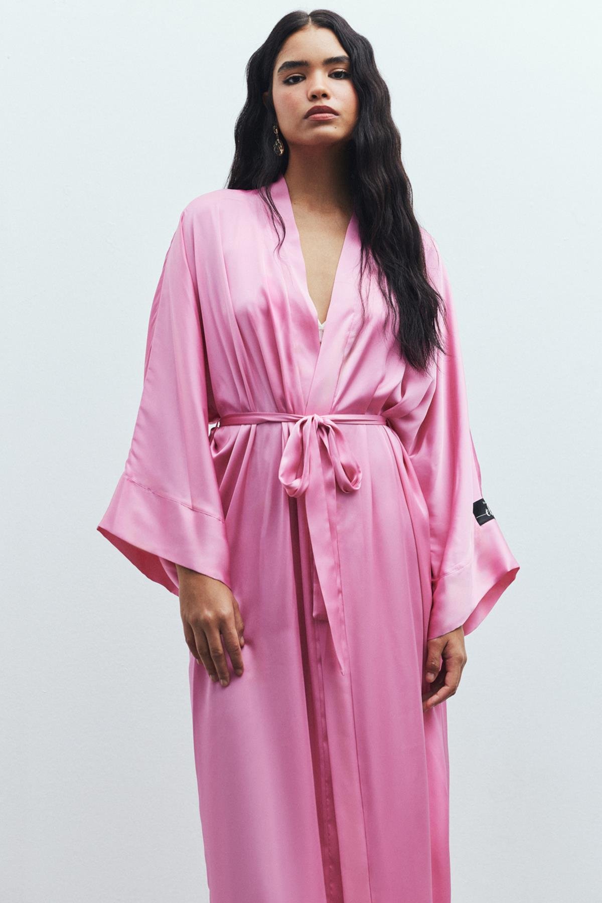 Frappant Şeker Pembesi Uzun Saten Sabahlık / Kimono