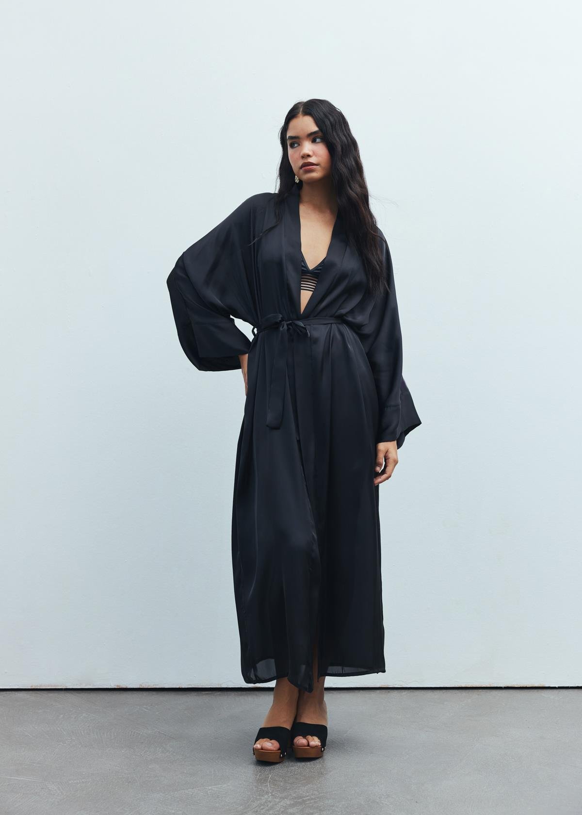 Frappant Siyah Uzun Saten Sabahlık / Kimono