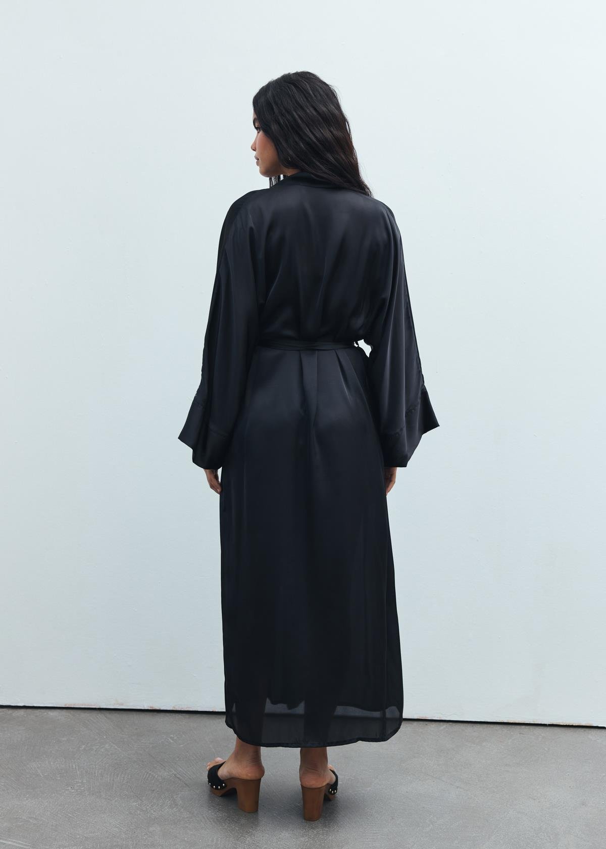 Frappant Siyah Uzun Saten Sabahlık / Kimono