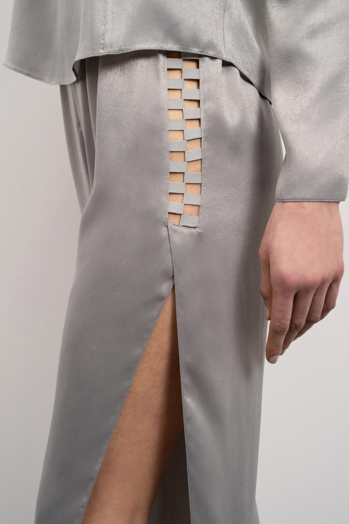 Lax Grogren Detaylı Gri Uzun Saten Pijama Takımı