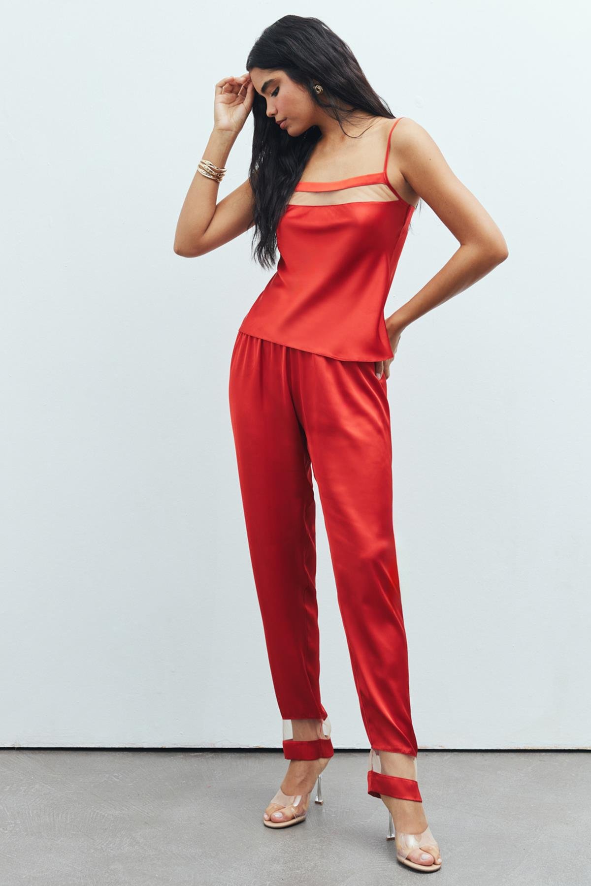 Libre Tül Detaylı Kiremit Askılı Uzun Saten Pijama Takımı