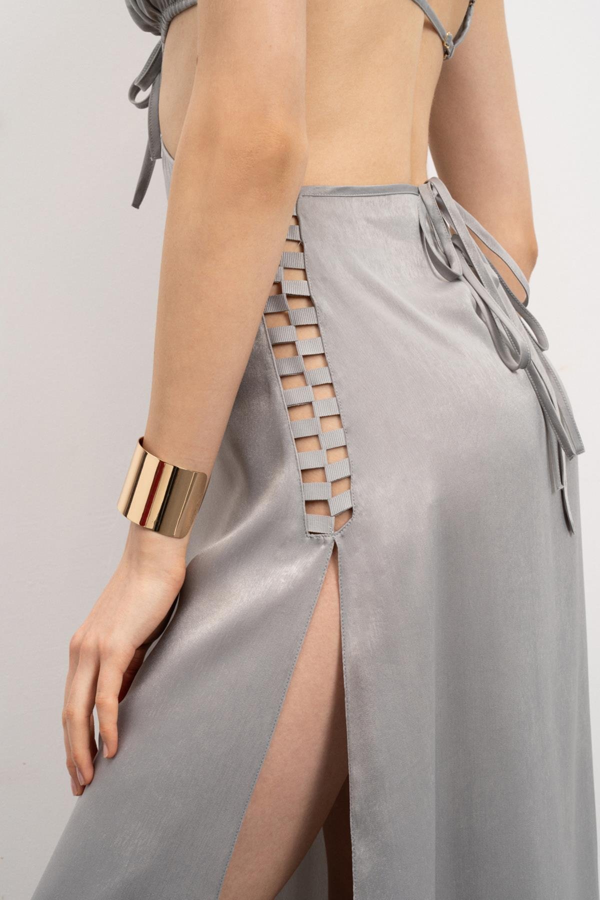 Tearer Grogren Detaylı Gri Uzun Saten Gecelik