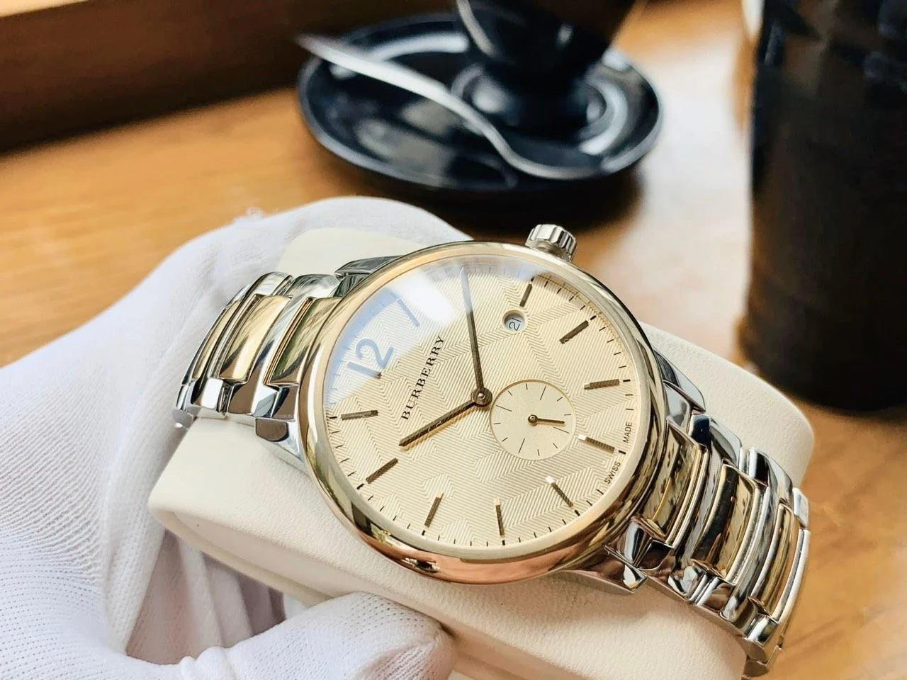 Burberry BU10011 Erkek Kol Saati