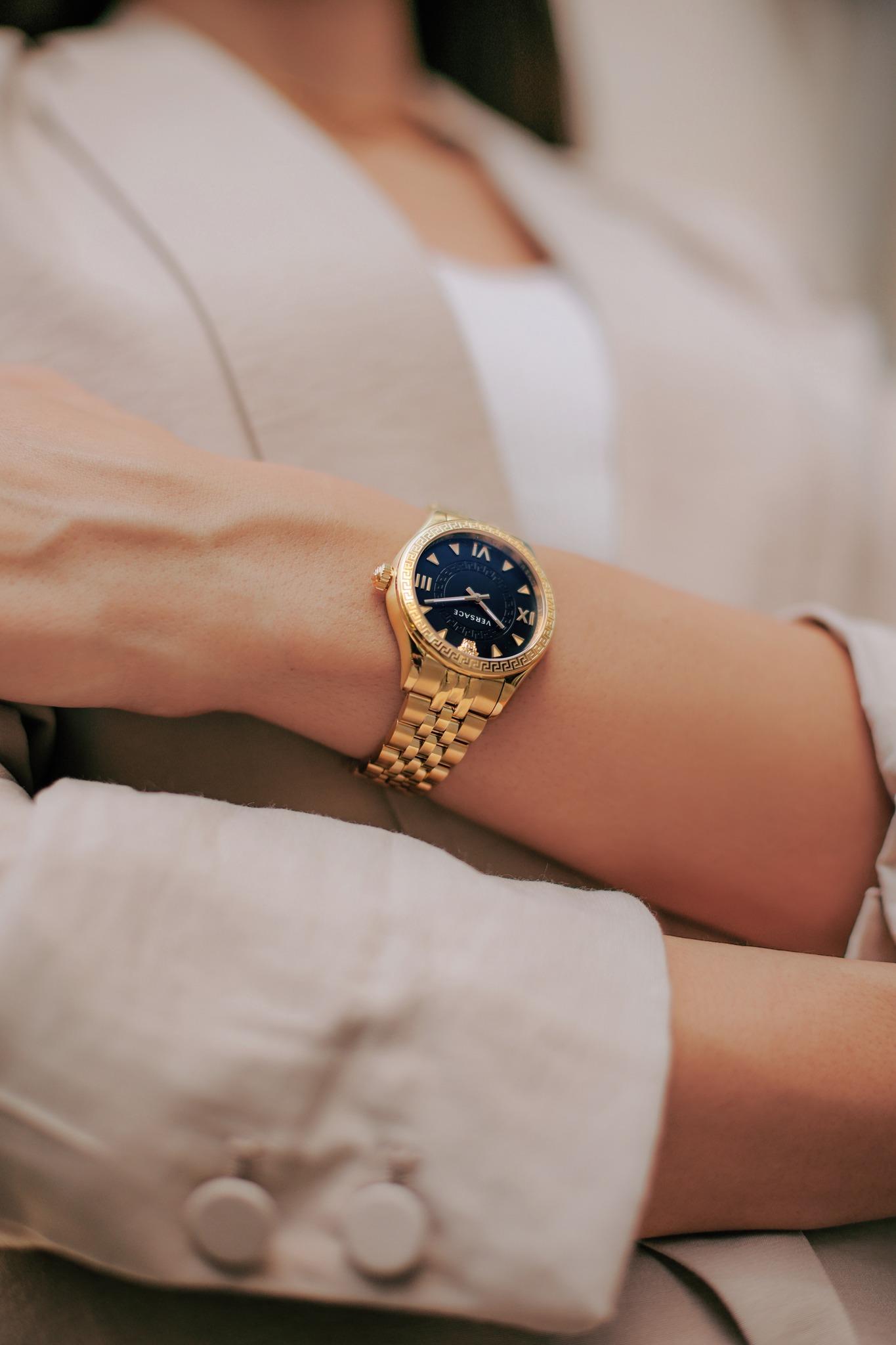 Versace VRSCVE2S00622 Kadın Kol Saati