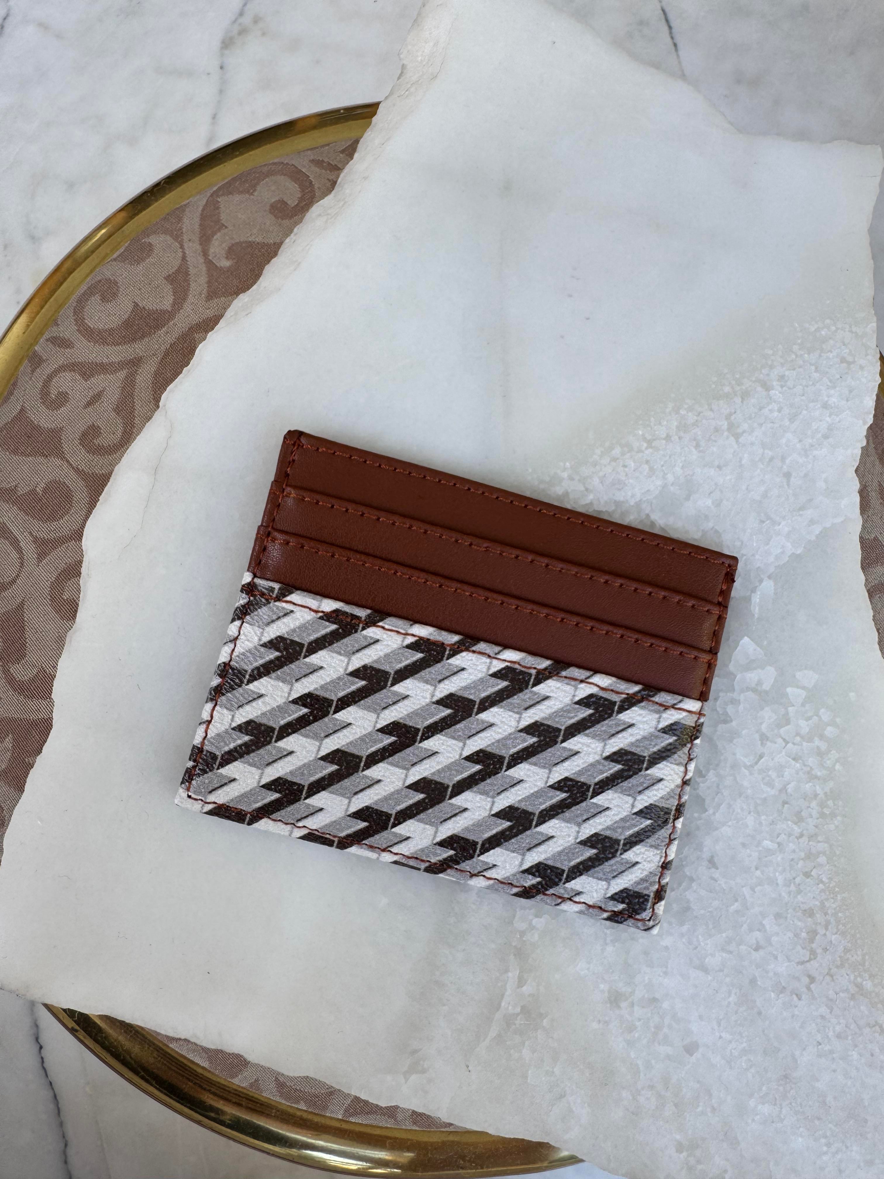 Monogram Baskılı Kartlık Taba