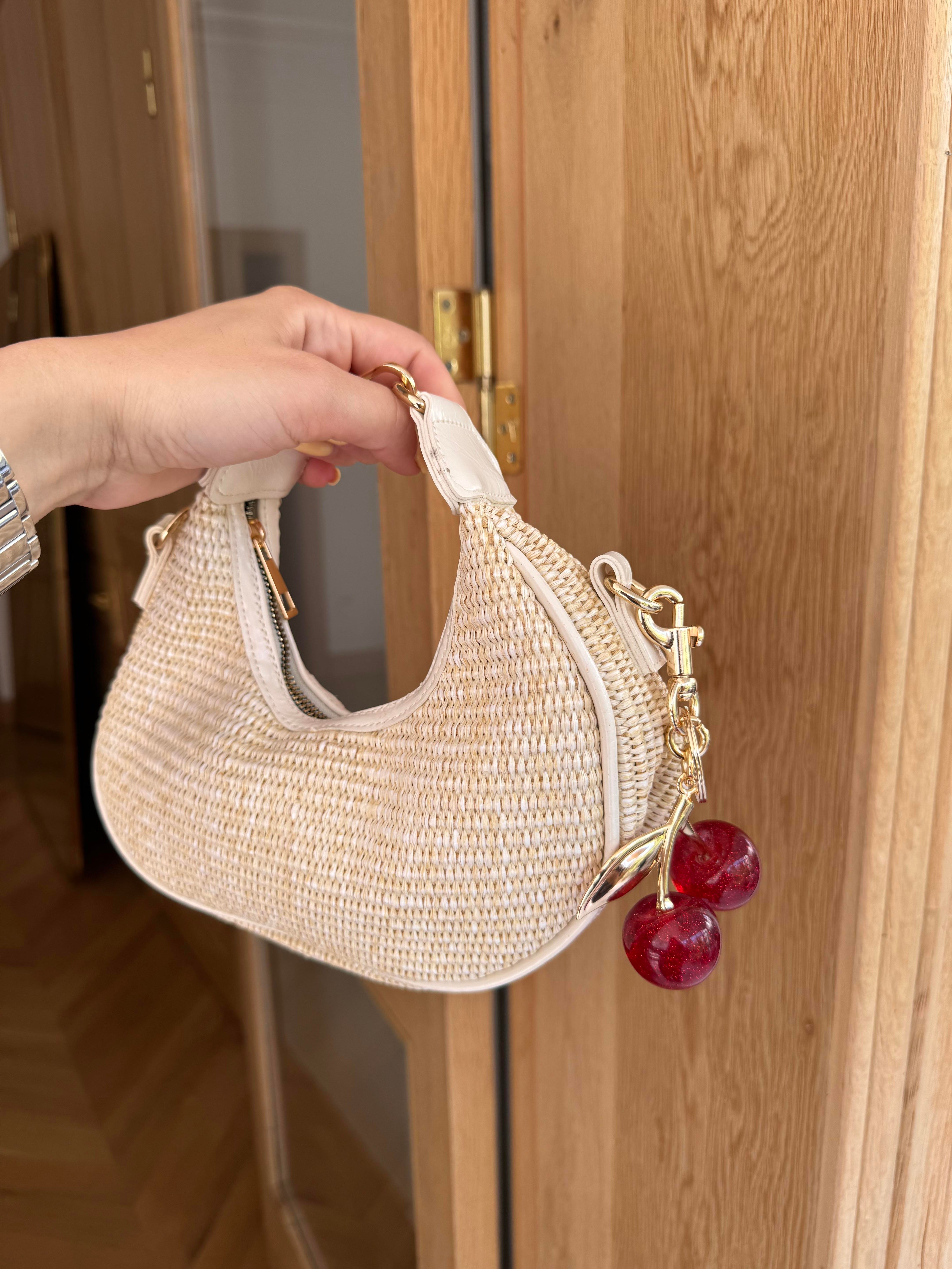 Oval Kesim Hasır Cherry Çanta Krem