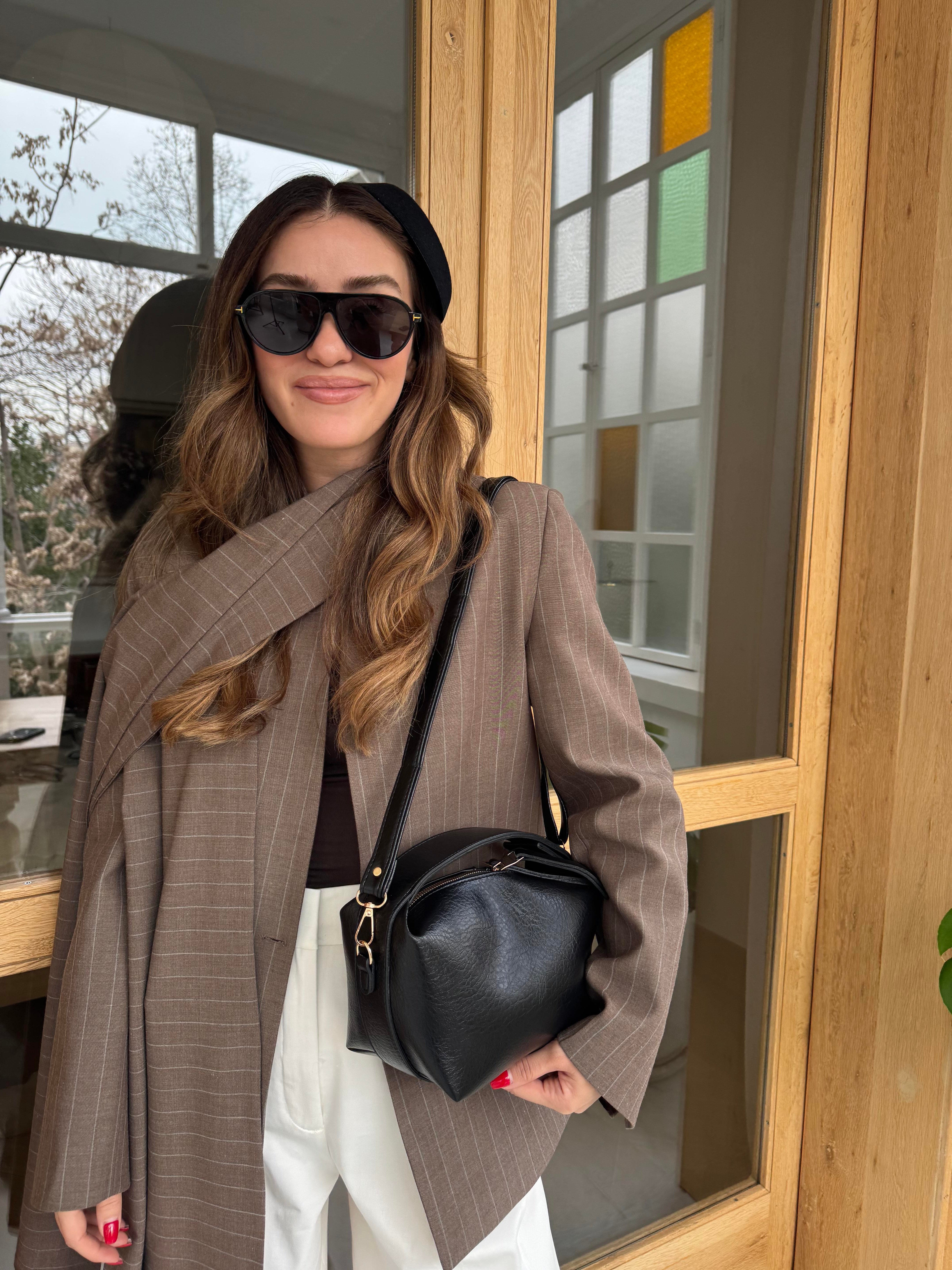 Pouch Bag Kilit Askılı Omuz Çantası Siyah