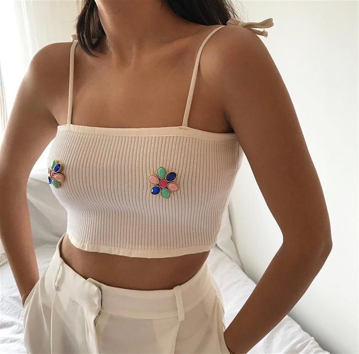 ÇİÇEK FORMLU ÖRME BEYAZ KORSE