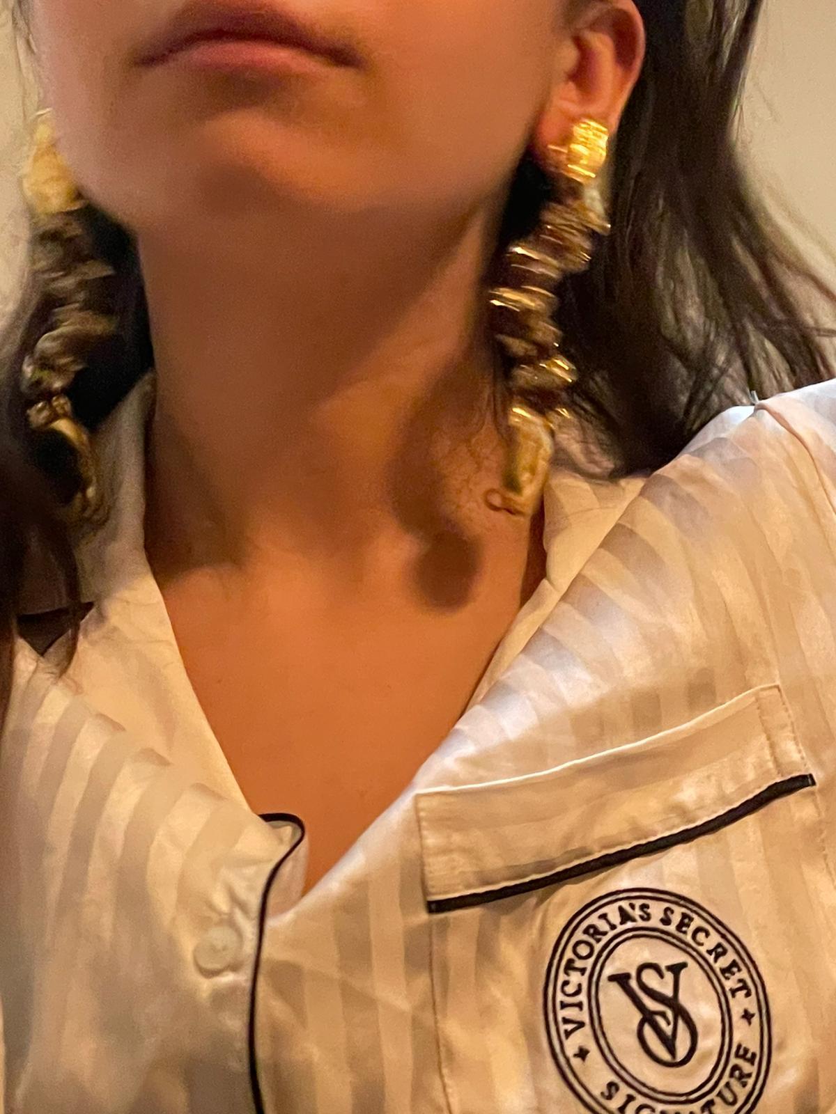 KAHVE BONCUK DETAYLI YILAN KÜPE