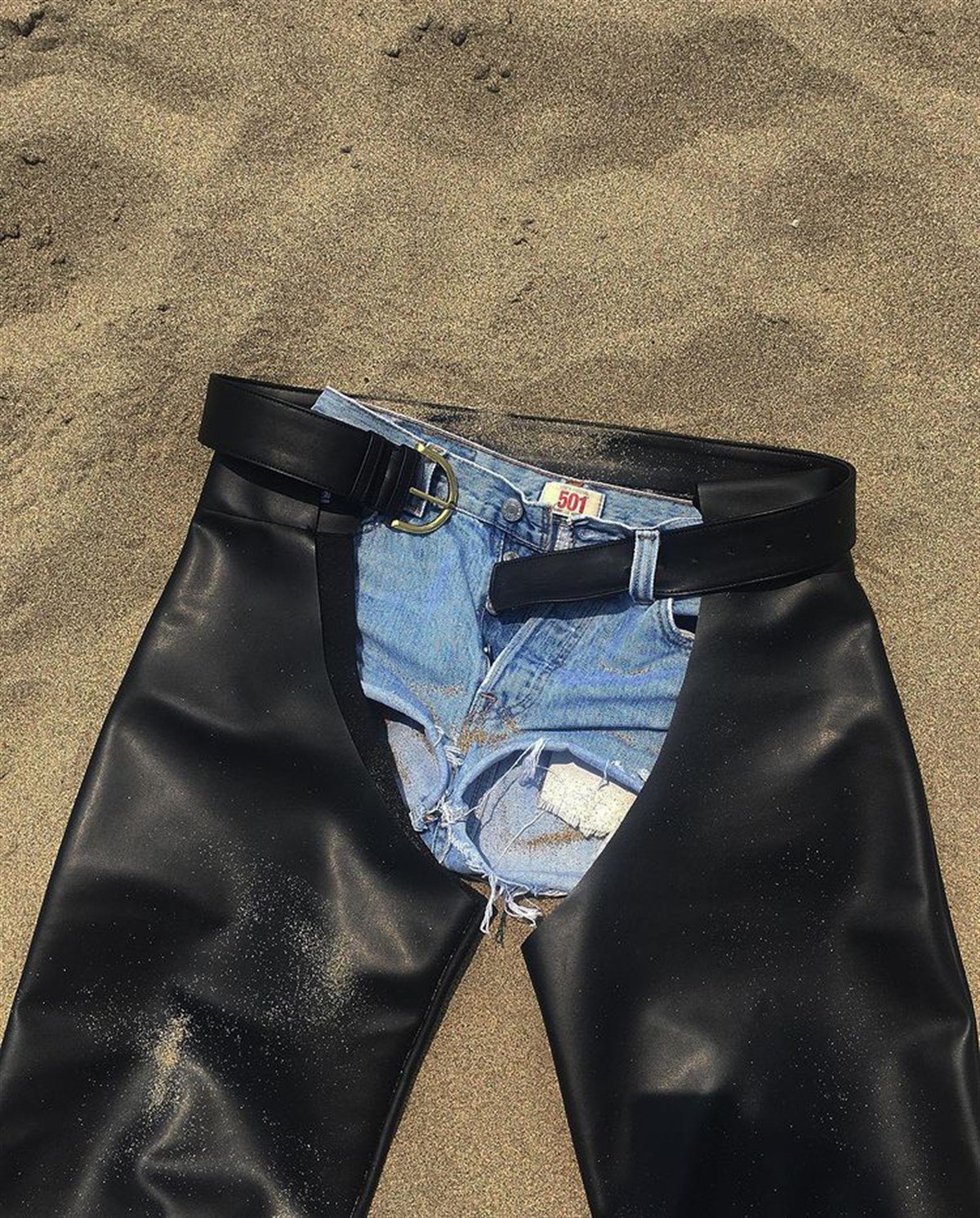 SİYAH VEGAN DERİ CHAPS PANTOLON