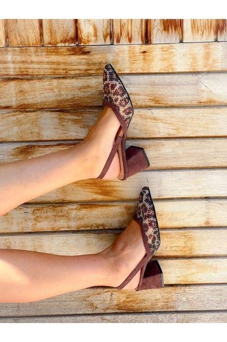 BERİR LEOPAR FİLE KAHVERENGİ SÜET DETAYLI BANTLI TOPUKLU SANDALET