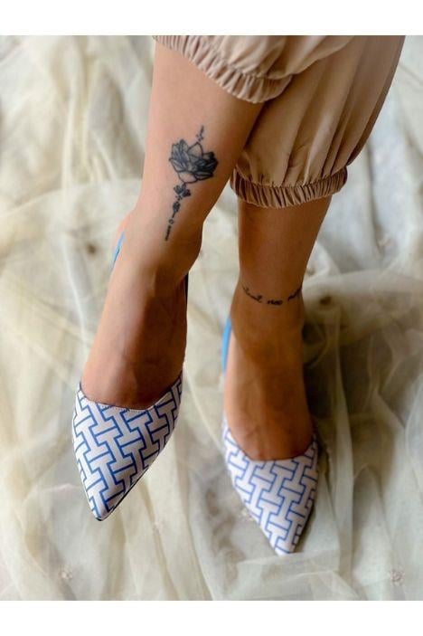 BERİR MAVİ BEYAZ CİZGİLİ BANTLI TOPUKLU SANDALET