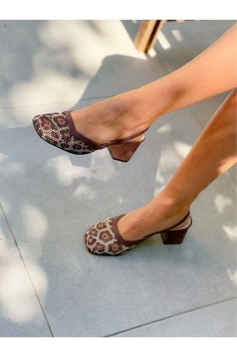 BERON KARE BURUN LEOPAR FİLE KAHVE SÜET DETAYLI 5 CM TOPUKLU SANDALET