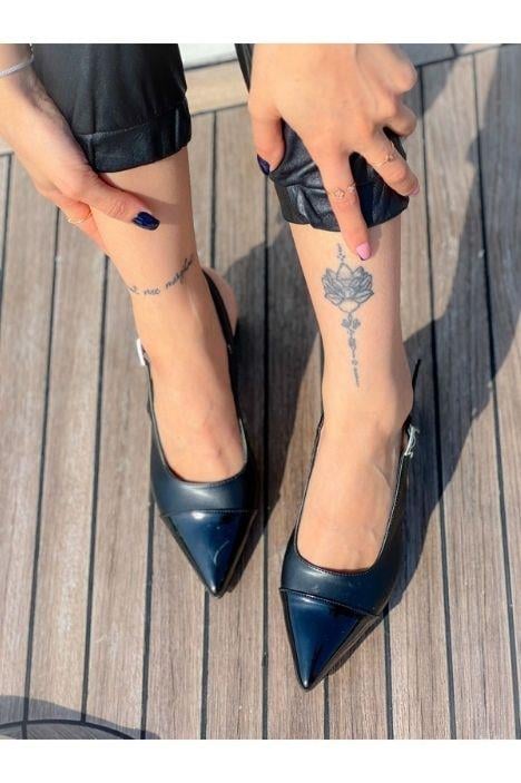 DİBBA Komple Siyah Deri Rugan Sıvrı Burun 2 Renklı Topuklu Sandalet