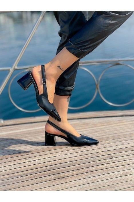 DİBBA Komple Siyah Deri Rugan Sıvrı Burun 2 Renklı Topuklu Sandalet