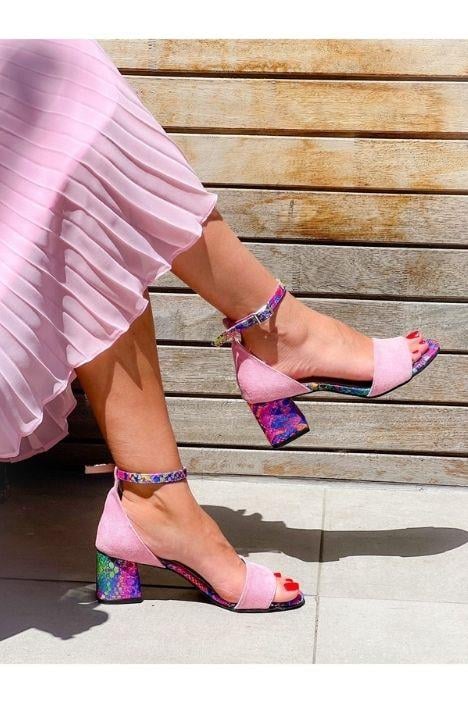 ELİZA PEMBE SÜET VE YILAN DERİSİ DETAYLI BANTLI TOPUKLU AYAKKABI SANDALET