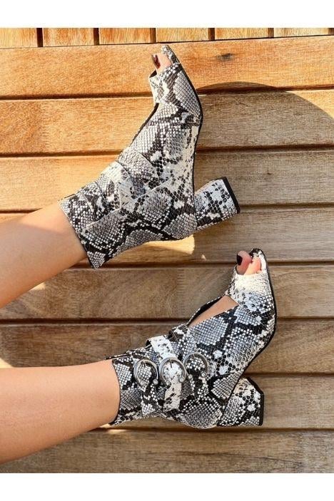 ELLAS GRİ YILAN DERİSİ TOKALI YAZLIK BOT SANDALET