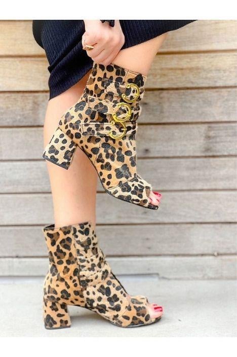 ELLAS TÜYLÜ LEOPAR TOKALI YAZLIK BOT SANDALET