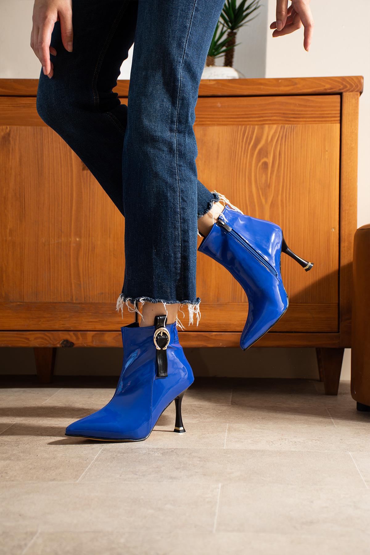 HOLLY SAKS RUGAN 7 CM TOPUKLU TOKA DETAYLI BOT BOTTİE