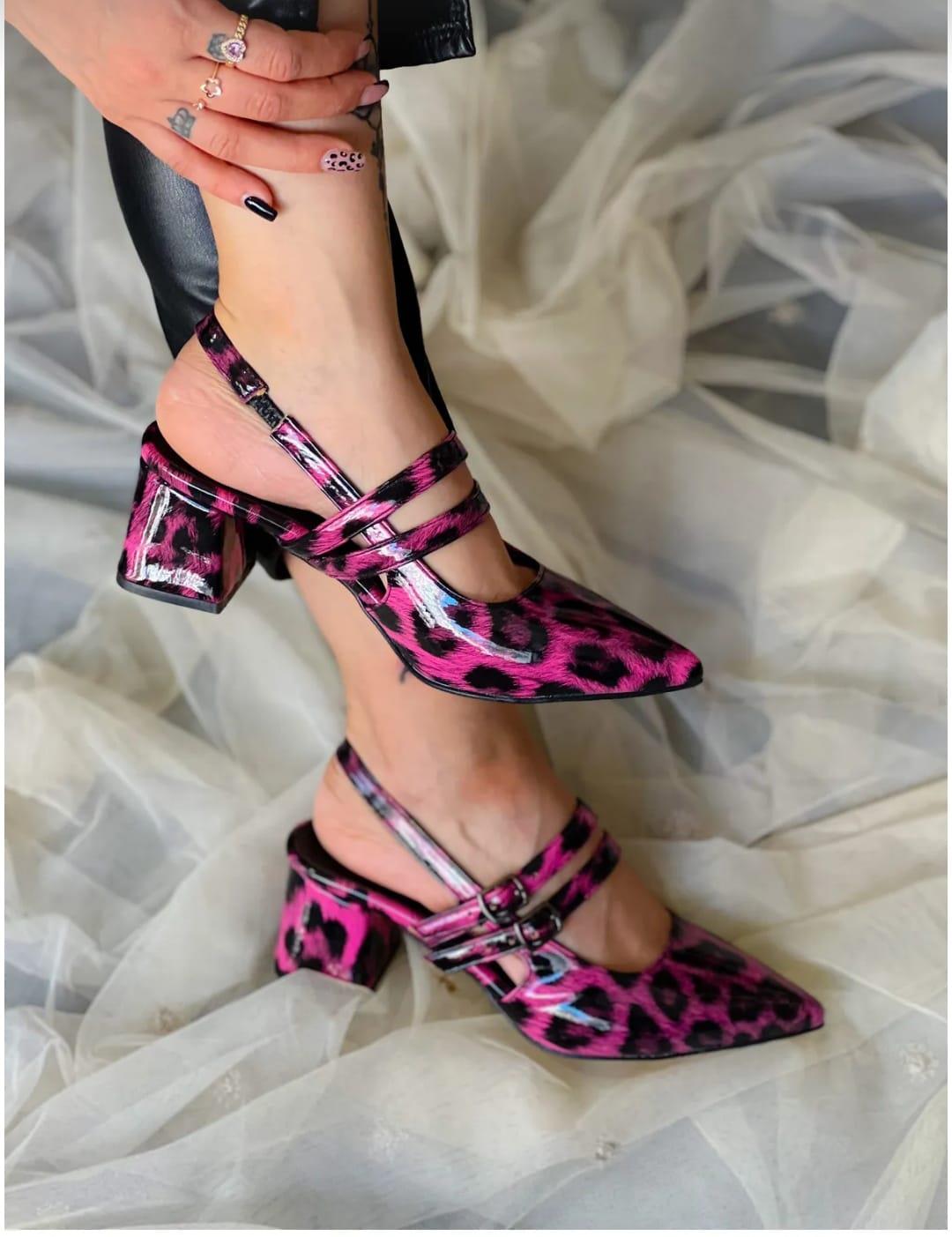 irmona CEYLİ PEMBE LEOPAR 2 BANTLI TOPUKLU SANDALET
