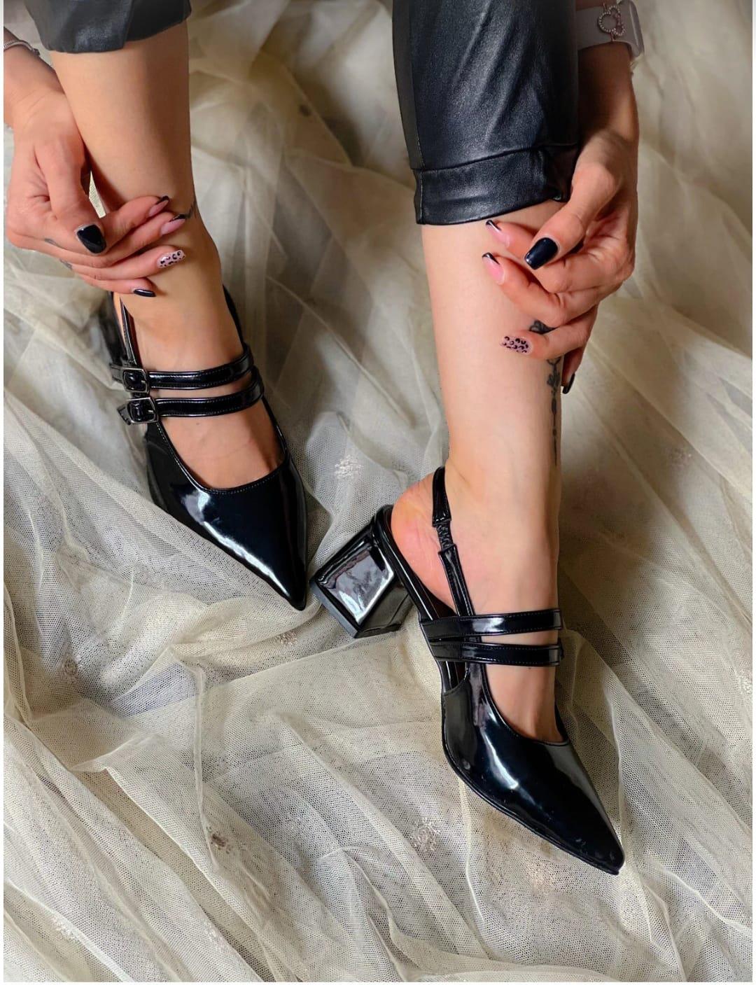 irmona CEYLİ SİYAH RUGAN 2 BANTLI TOPUKLU SANDALET