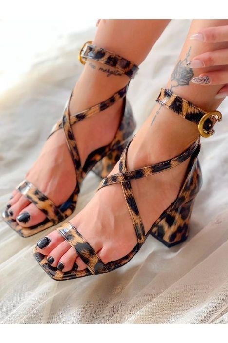 JULİA LEOPAR RUGAN TOPUKLU SANDALET
