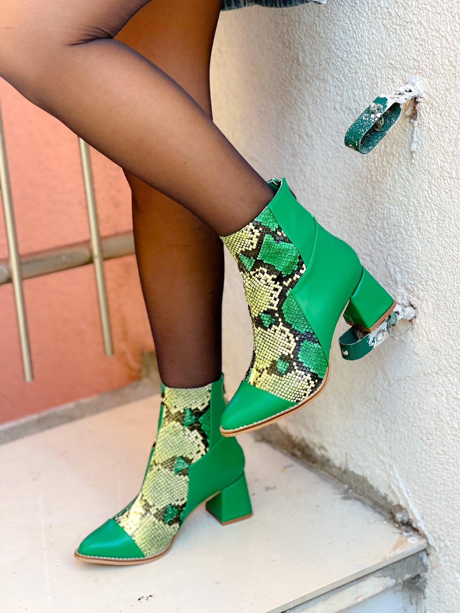 LORA YEŞİL DERİ YILAN DERİSİ DETAYLI 5 CM TOPUKLU BOT
